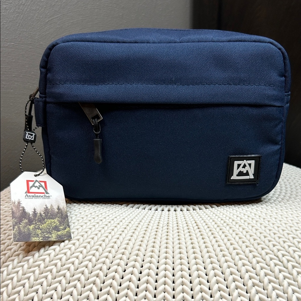 Avalanche Toiletry Bag NWT